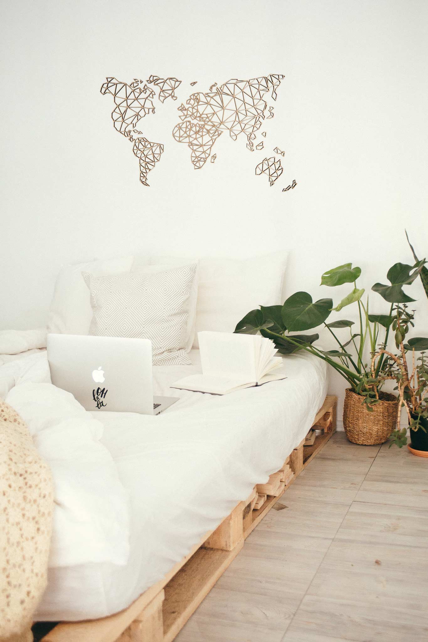 Wereldkaart | Geometrisch | Woondecoratie- Geometricart-interieur-decoratie-wand-muur