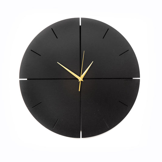 LSRDSGN Zwarte Klok - 40 cm - Minimalistic - Goudkleur Wijzers - Hout - Moderne - Klok - Wandklok - Ronde Muurklok - Design